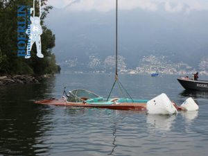 Bergung einer Riva Aquarama aus 20 m Tiefe nahe der Ortschaft Zenna (I), Lago Maggiore.