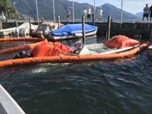 Bergung eines Motorboots in Ascona